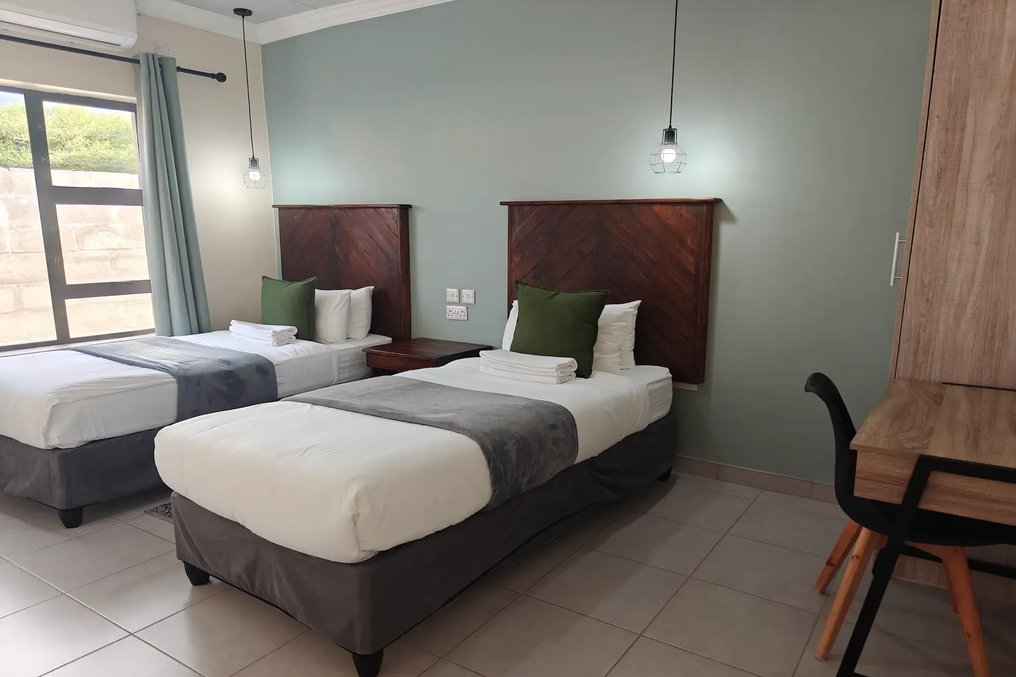 Second bedroom with twin single beds